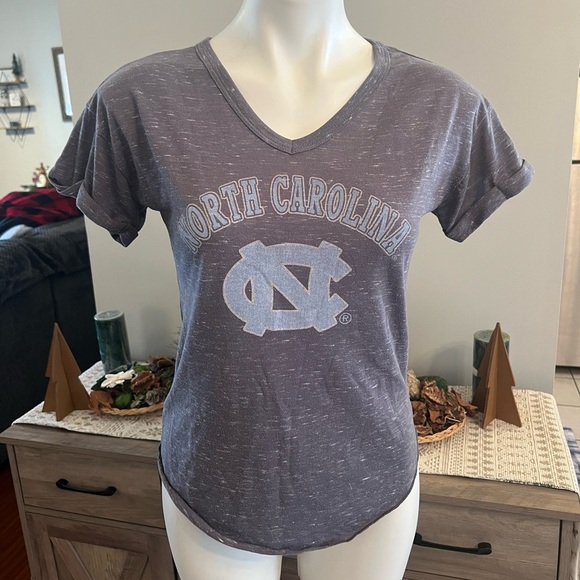 Blue 84 North Carolina Tar Heels vneck tshirt - Picture 1 of 3